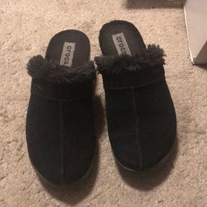 Crocs fur clogs
